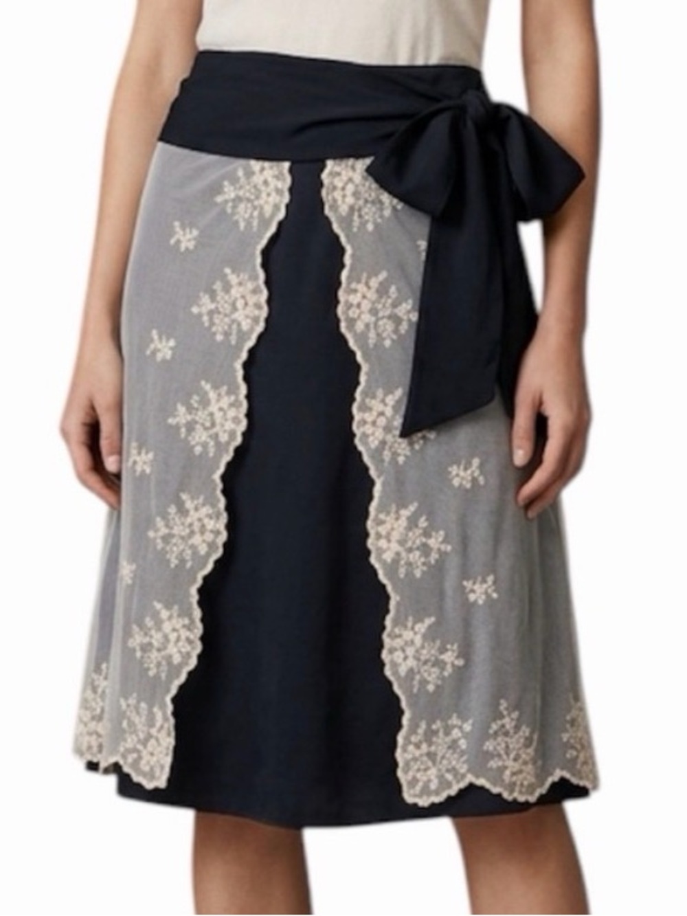 ANTHROPOLOGIE ODILLE Black Ivory Silk Lace Scallop Trim Skirt Size 4